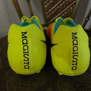 Boys Nike Soccer Cleats size 4.5